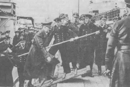 С Леопарда на Леберехт Маас С начала 1944 года миноносец в основном ставит - фото 23