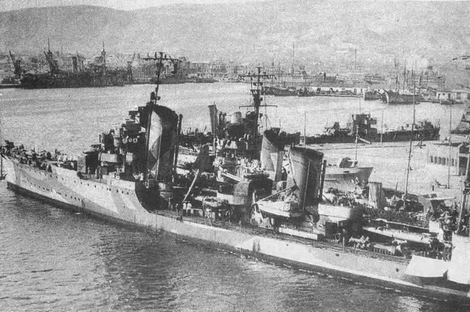 Антонио Пигафетта в Пирее 26 августа 1942 г Антонио да Ноли в - фото 102