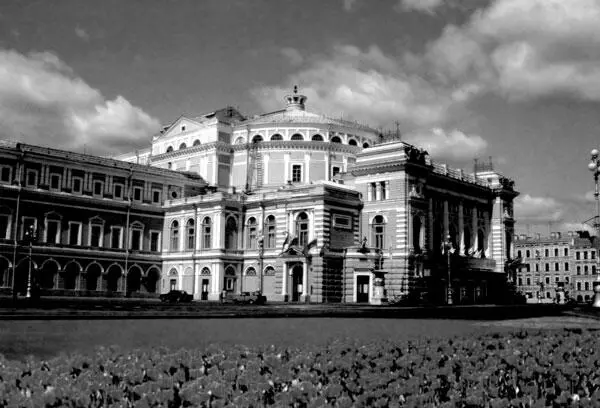 Мариинский театр один из известнейших и крупнейших в России и мире театров - фото 27