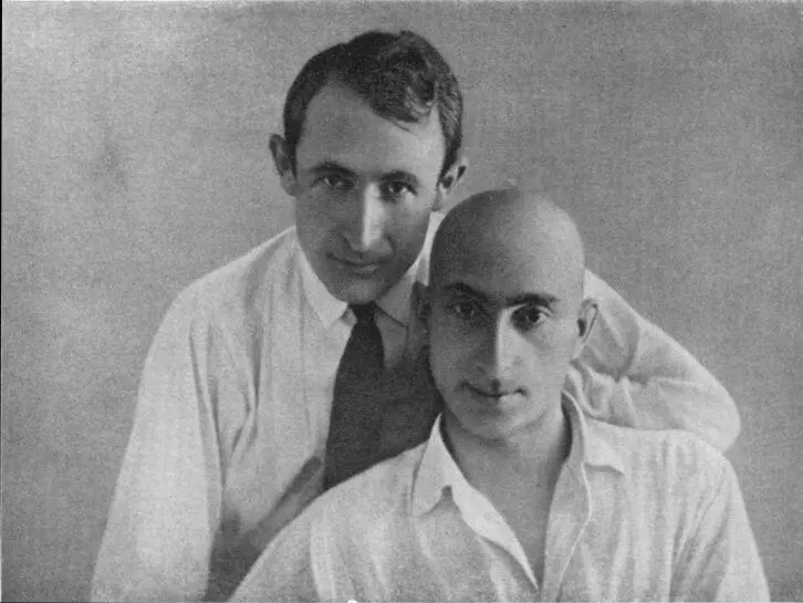 С И Чиковани и народный артист Грузинской ССР Ушанги Чхеидзе Фотография 1930 - фото 4