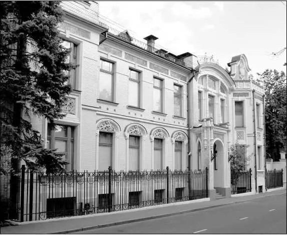 Померанцев переулок дом 6 Такие же большие жилые дома и на другой стороне - фото 14