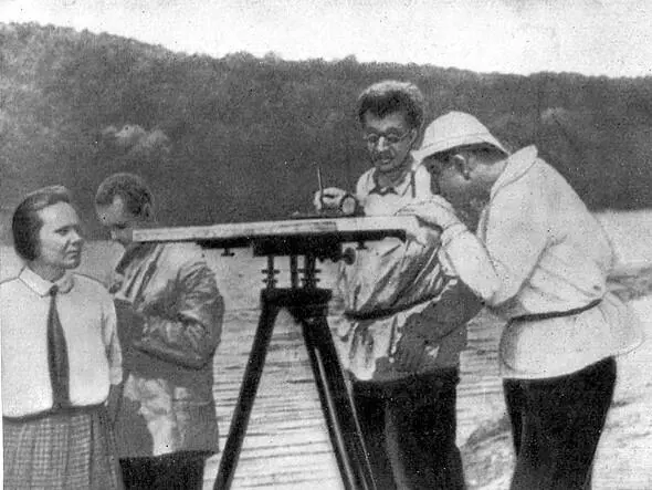 А Фадеев справа на геологической практике 1923 г Группа студентов - фото 22
