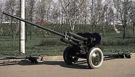 57мм противотанковая пушка ЗИС2 Бойцы любовно называли ее зверобоем так - фото 104