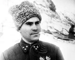 Кузьма Акимович Гуров Незадолго до отправки на фронт мы проводили к новому - фото 111