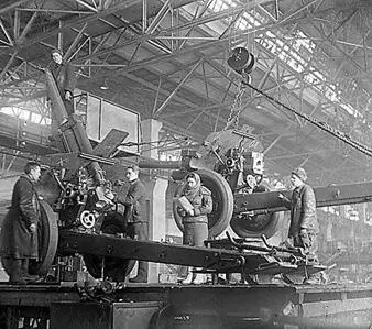 На военном заводе В этот период Огромный ущерб на советскогерманском - фото 13