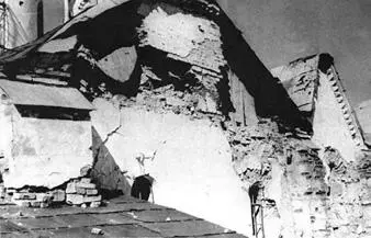 Новгород Разрушенный фашистами Софийский собор Из архивных материалов и - фото 138