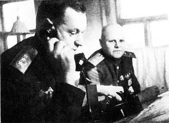 К К Рокоссовский и К Ф Телегин на КП фронта Военные действия на других - фото 169