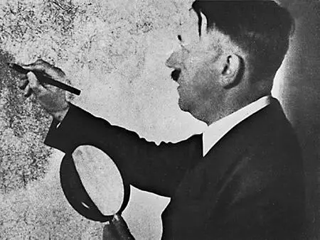 А Гитлер у карты Из воспоминаний Г Гудериана Совещание открыл Гитлер В - фото 231