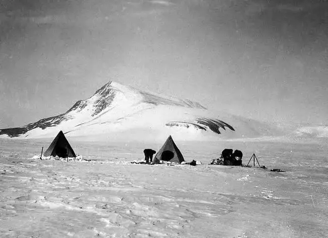 10 декабря 1908 г Лагерь у горы Клаудмэйкер Однако в 17 часов опять - фото 103