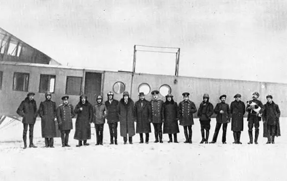 Экипаж и пассажиры после рекордного полета Ильи Муромца 1225 февраля 1914 - фото 17