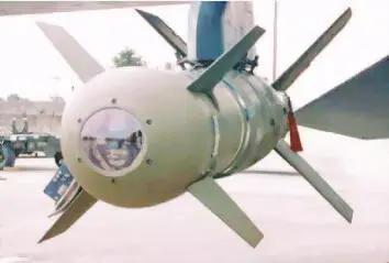 Обе эти модификации использовали 2000фунтовую авиабомбу Mk84 с зарядом - фото 160