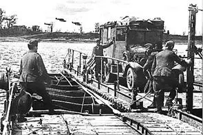 Переправа немцев через реку Военные действия на других театрах Второй мировой - фото 143