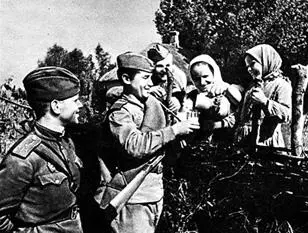 Радостная встреча с воинамиосвободителями Военные действия на других театрах - фото 247