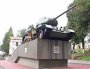 Память сердца Памятник воинамосвободителям г Дорогобуж Днем 1 сентября - фото 257