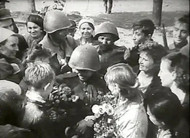 В освобожденном Мариуполе 10 сентября 1943 г В ходе наступления в Донбассе - фото 347