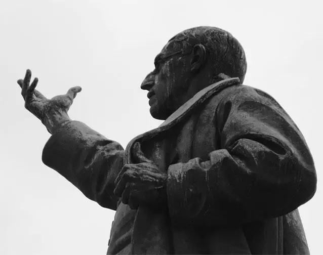 Памятниктрибуна Если не считать Александровской колонны и некоторых совсем - фото 18