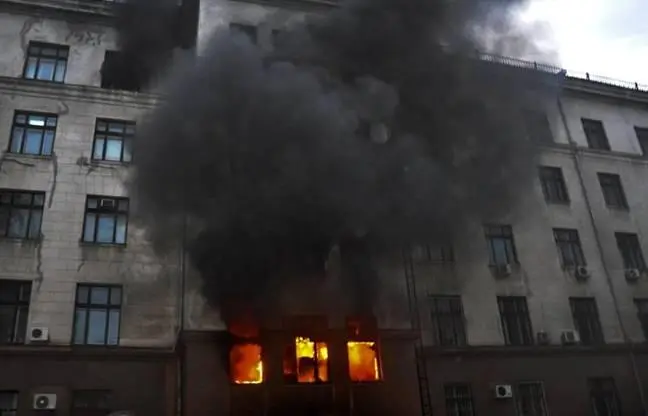 Внутренний дворик горят пролеты центральной лестницы Но все же нужно сказать - фото 43