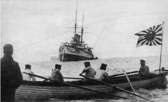 Броненосец Асахи на мели 1900 г После очистки в доке подводной части - фото 38