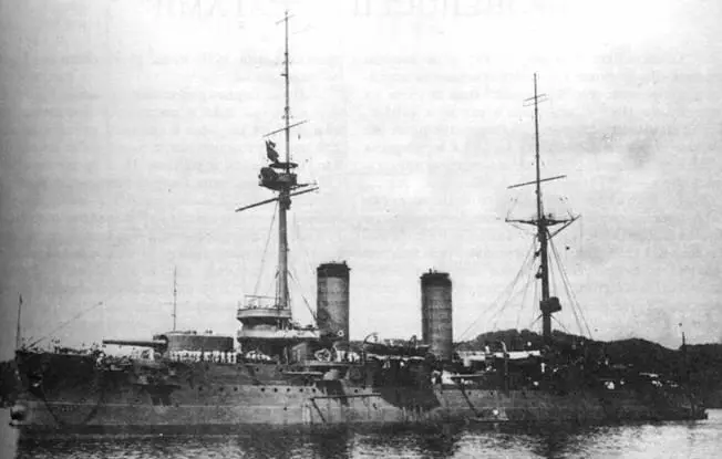 Броненосец Ивами 10 июня 1910 г После участия в боях за Циндао в составе - фото 55