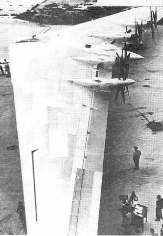 Прототип бомбардировщика ХВ35 на заводе фирмы Нортроп В ходе испытаний - фото 38