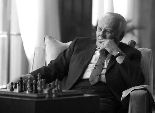 Кадр из фильма Бобби 2006 Джудит Сирл упоминает о многих случаях помощи - фото 12
