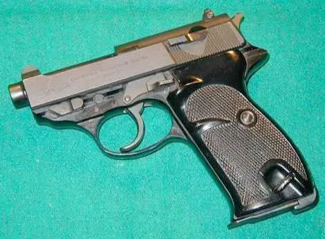 P38 K В дополнении к этому под контролем немецких специалистов для выпуска - фото 120