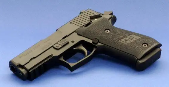 P220 Carry является одной из новейших моделей Sig Sauer и одним из лучших в - фото 177