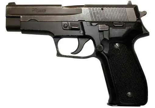 P226 был представлен в 1981 году для участия в конкурсе XM9 на новый служебный - фото 180