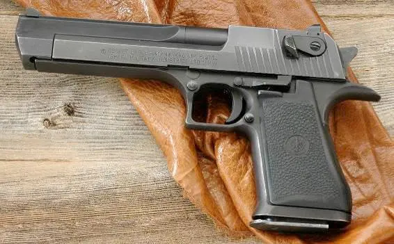 Desert Eagle калибра 44 Magnum Desert Eagle калибра 50 AE Один из самых - фото 209