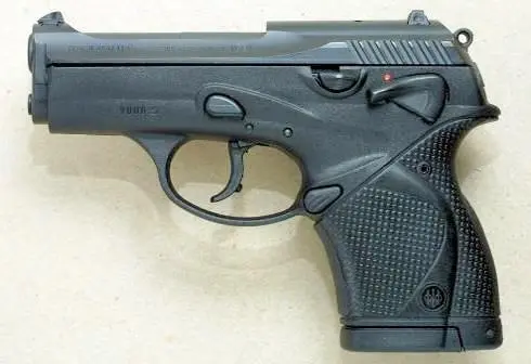 В сверхкомпактной модели 9000 оружейники Beretta вернулись к затворукожуху - фото 248