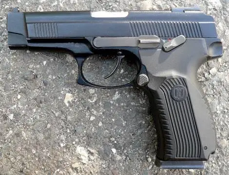 Пистолет конструкции Владимира Александровича Ярыгина был создан на Ижевском - фото 317