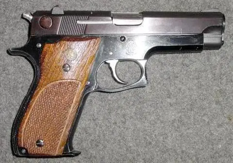 Серия модернизированных пистолетов Smith Wesson состоящая из трех моделей - фото 413