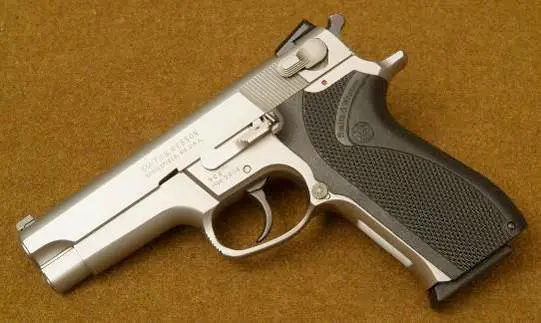Smith Wesson Model 5906 В 1988 году были представлены пистолеты третьего - фото 415