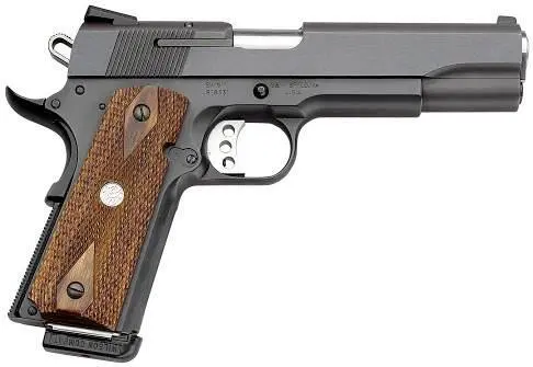 Модель SW1911 основана на конструкции легендарного Colt M1911 и представляет - фото 428