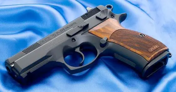 CZ 75 P01 CZ 75 D Compact с прицельным блоком Insight Technologies 2X CZ 75 - фото 525