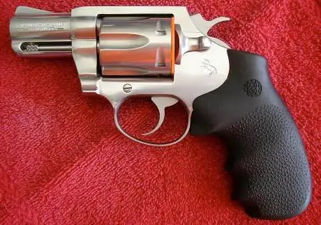 Основной особенностью револьвера Magnum Carry стало использование в нем мощного - фото 569