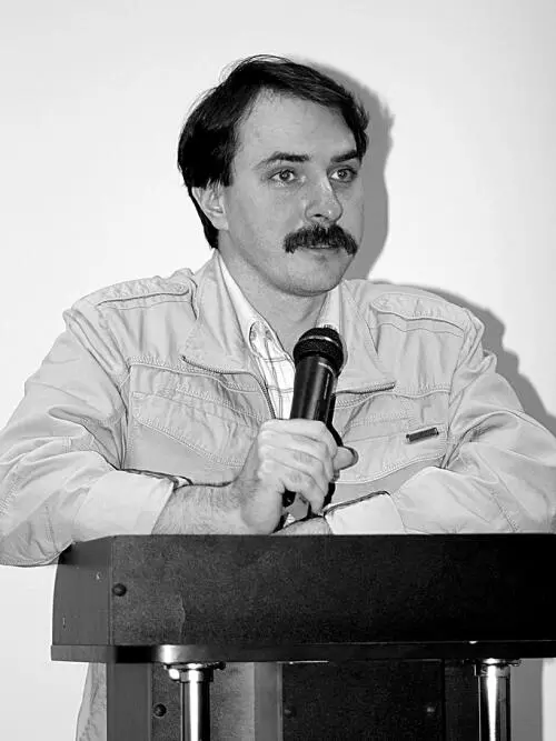 Родился в 1977 г С отличием окончил исторический факультет МГУ имени М В - фото 5