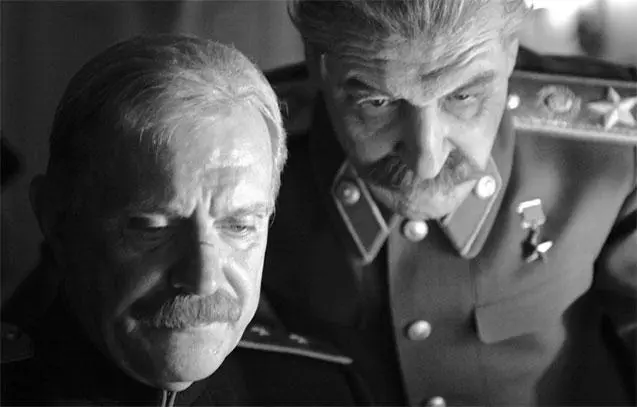 Бес за левым плечом Режиссер рисует перед нами дьяволаискусителя Образ его - фото 38