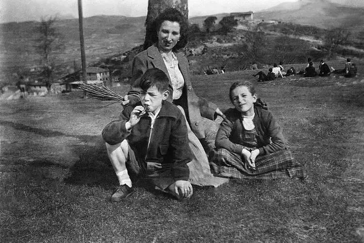 В погожий день на Арчанде Мамины родители были басками Это народ особый У - фото 78