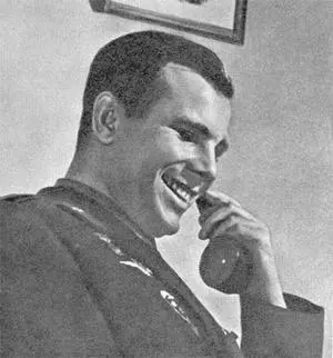 Рис 210Юрий Гагарин на проводе Чтобы можно было вести одновременные - фото 10