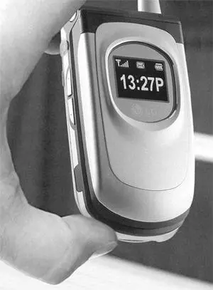 Рис 221Мобильный телефон LG G7030 в закрытом состоянии 2003 год Специалист - фото 21