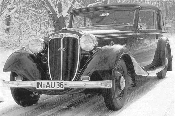 Рис 1012Характерная форма автомобиля начала 1930х годов Audi 225 выпуска - фото 241