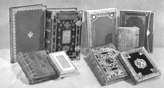 Рис 1118Книжные переплеты XIXIX веков Старинную книгу делал не один - фото 282