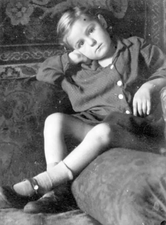 Ирина Сергеевна Свенцицкая Середина 1930х гг из семейного архива И С - фото 125
