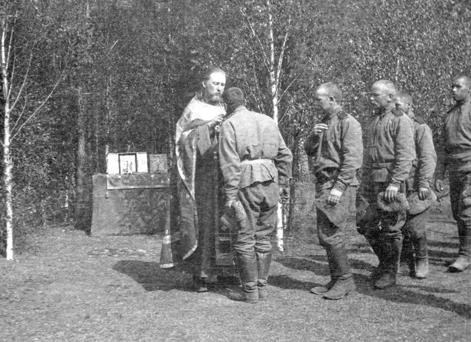 Молебен Ночью недалеко от станции Игналино произошел инцидент На эшелон в - фото 137