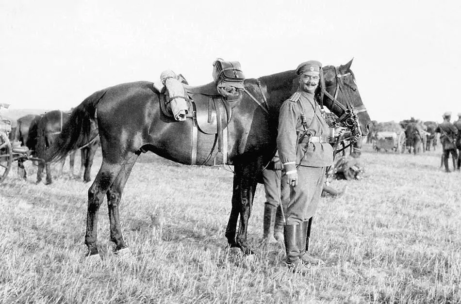 Полковник Е М Казакевич в 1914 г Бой разгорался Наступая во главе 1го - фото 142