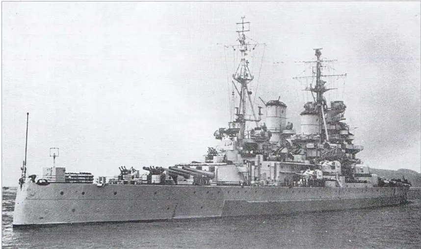Линейный корабль Энсон в марте 1944 года вверху в сентябре 1945 года в - фото 106