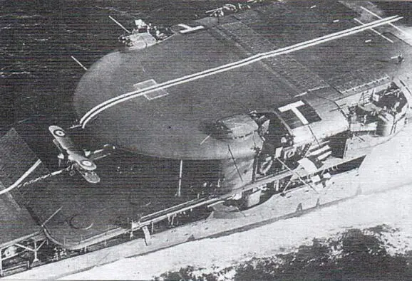 Носовая часть полетных палуб Фьюриеса 1927 год Авианосец Фьюриес - фото 74