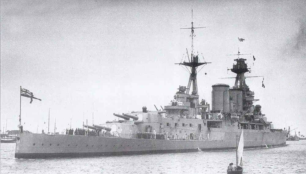 Линейный крейсер Худ Линейный крейсер Худ в доке Носовые башни - фото 76