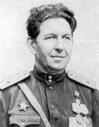 Начальник штаба дивизии В А Войцехович Первый батальон на марше - фото 6